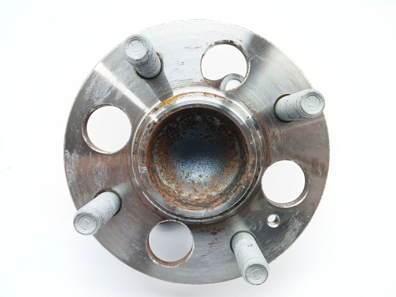 Recambio de buje para hyundai i20 ii (gb, ib) 1.0 t-gdi referencia OEM IAM 52750C8000  