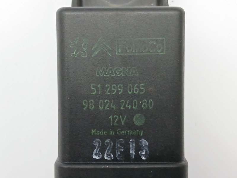 Recambio de caja precalentamiento para citroën c3 collection referencia OEM IAM 9802424080  