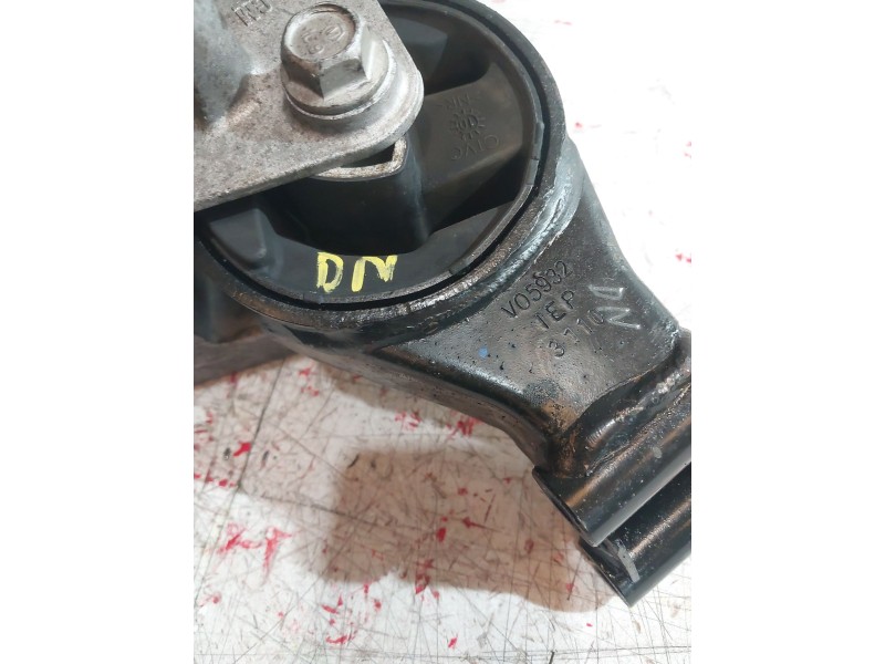 Recambio de soporte motor para opel insignia sports tourer edition referencia OEM IAM 13228303  