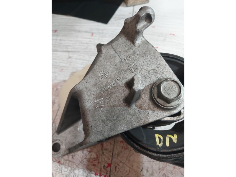 Recambio de soporte motor para opel insignia sports tourer edition referencia OEM IAM 13228303  