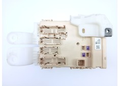 Recambio de caja reles / fusibles para toyota auris (_e18_) 1.2 (nre185_) referencia OEM IAM 8273012X81  63586756 2