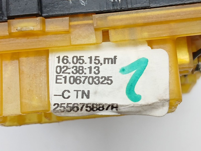 Recambio de mando limpia para renault captur referencia OEM IAM 255675887R  