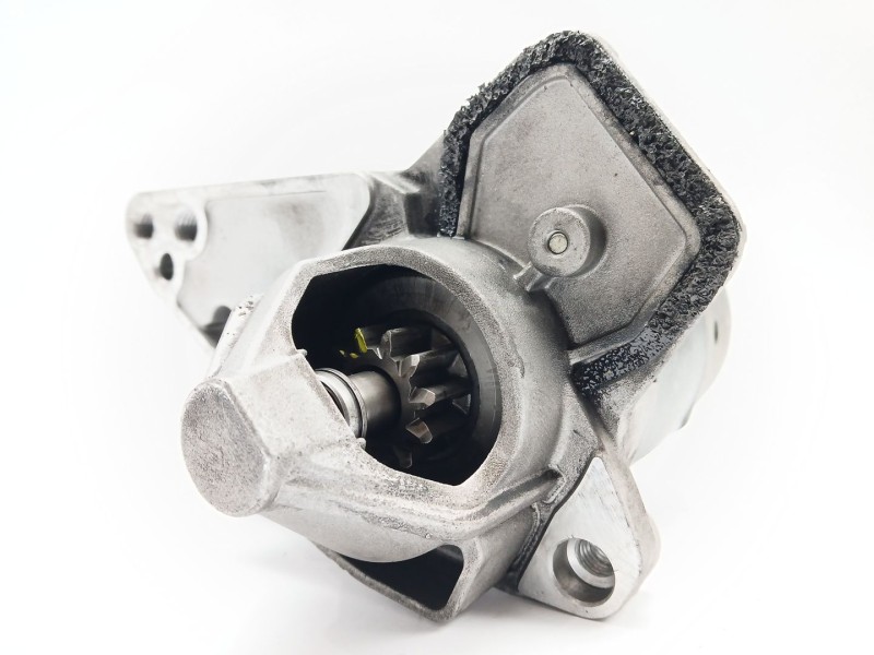 Recambio de motor arranque para renault captur referencia OEM IAM 233007970R  