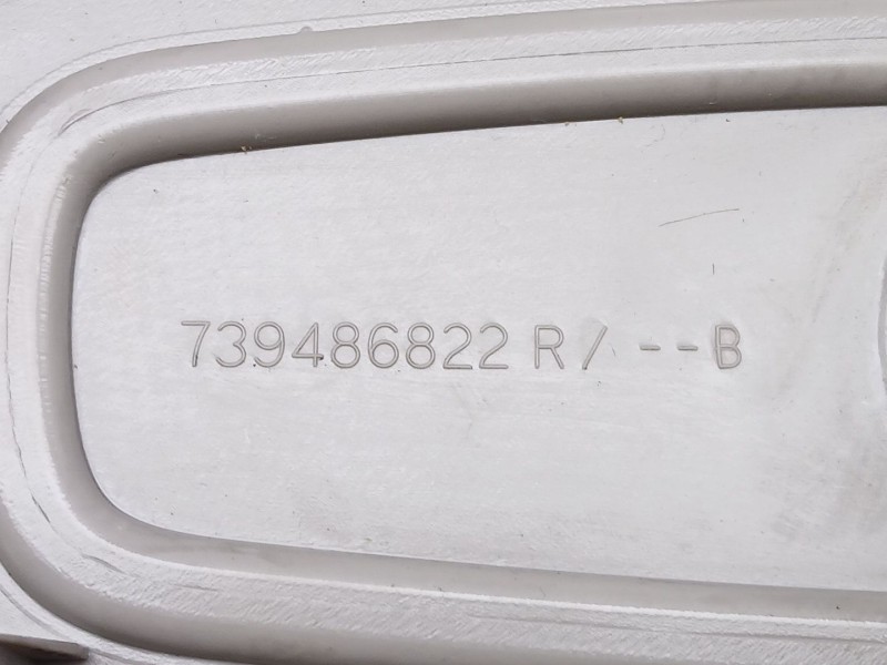 Recambio de luz interior para renault captur referencia OEM IAM 739486822R  