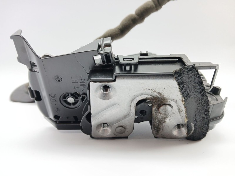 Recambio de cerradura puerta trasera izquierda para renault captur referencia OEM IAM 805034742R  