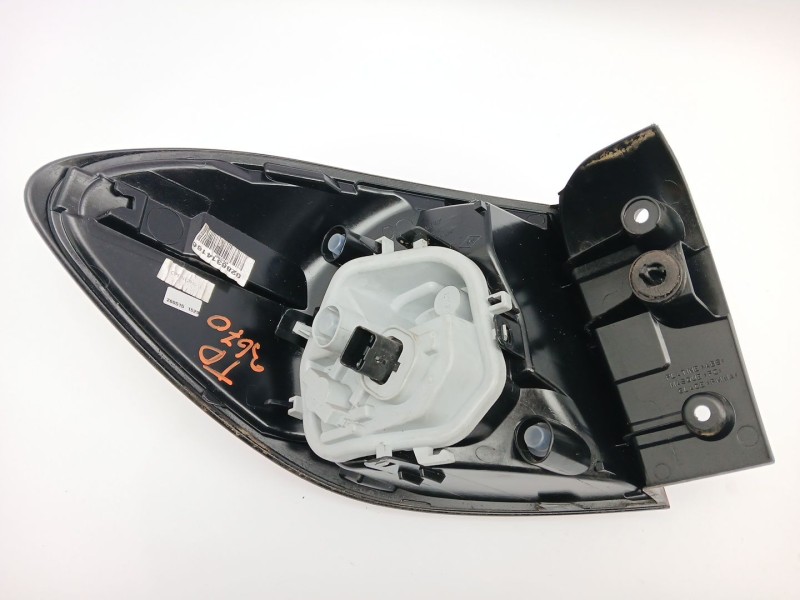 Recambio de piloto trasero derecho para renault captur referencia OEM IAM 265509762R  