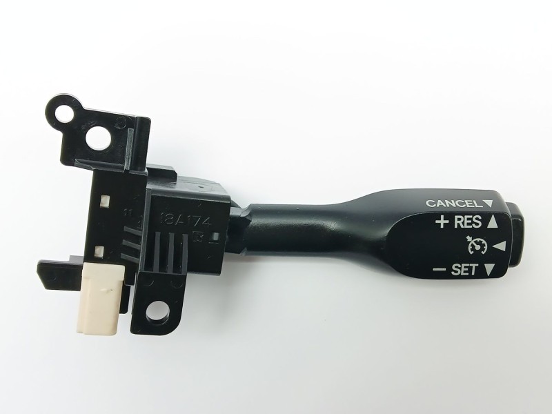 Recambio de mando volante para toyota auris (_e18_) 1.2 (nre185_) referencia OEM IAM 18A174  