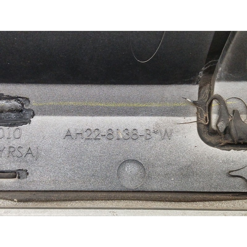 Recambio de rejilla delantera para land rover discovery iv (l319) 3.0 td 4x4 referencia OEM IAM AH228138B  LR020942