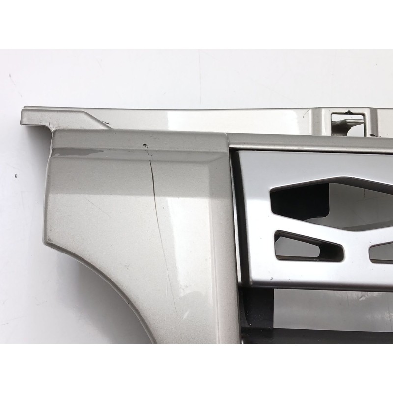 Recambio de rejilla delantera para land rover discovery iv (l319) 3.0 td 4x4 referencia OEM IAM AH228138B  LR020942