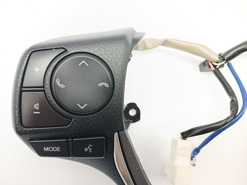 Recambio de mando volante para toyota auris (_e18_) 1.2 (nre185_) referencia OEM IAM 8424712040  