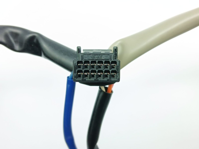 Recambio de mando volante para toyota auris (_e18_) 1.2 (nre185_) referencia OEM IAM 8424712040  