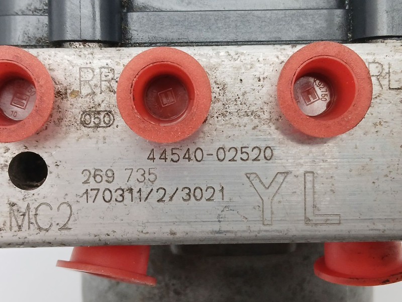 Recambio de abs para toyota auris (_e18_) 1.2 (nre185_) referencia OEM IAM 4454002520 2265106455 0265956504