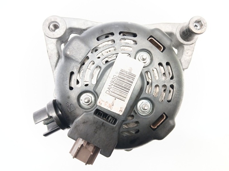 Recambio de alternador para volvo v50 familiar 2.0 d momentum referencia OEM IAM 1042102710  