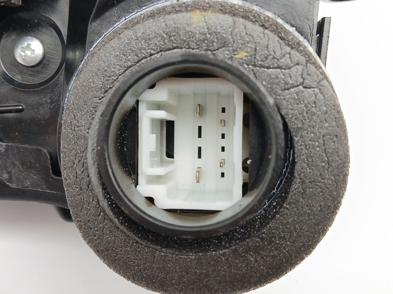 Recambio de cerradura puerta trasera derecha para toyota auris (_e18_) 1.2 (nre185_) referencia OEM IAM 6905005051  