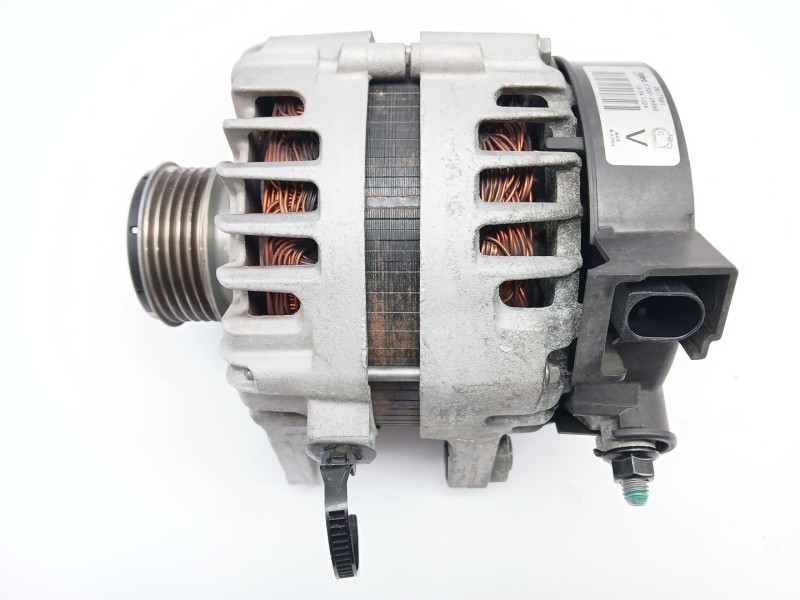 Recambio de alternador para kia rio iii (ub) 1.1 crdi referencia OEM IAM 373002A950  2617561