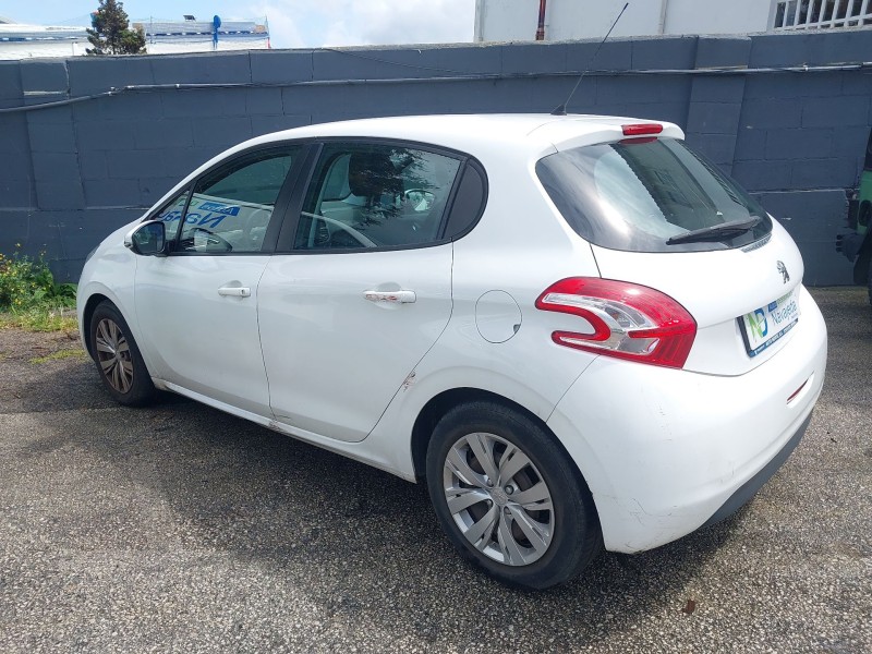 peugeot 208 i (ca_, cc_) del año 2013