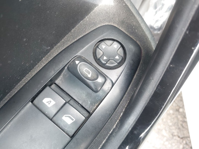 peugeot 208 i (ca_, cc_) del año 2013