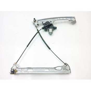 ELEVALUNAS DELANTERO DERECHO 807206746R 430106F0