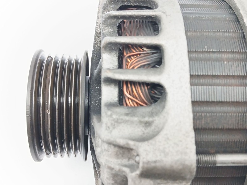 Recambio de alternador para hyundai i30 classic referencia OEM IAM 373002B101  2655447