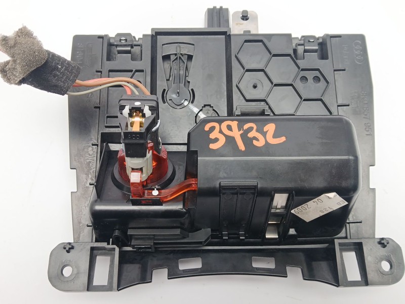 Recambio de cenicero para audi a4 b8 avant (8k5) 1.8 tfsi quattro referencia OEM IAM 8K0857951  