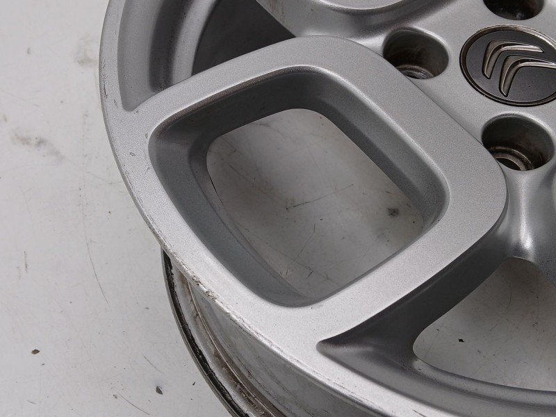 Recambio de llanta para citroën c4 cactus 1.2 thp 110 referencia OEM IAM 9802911977  