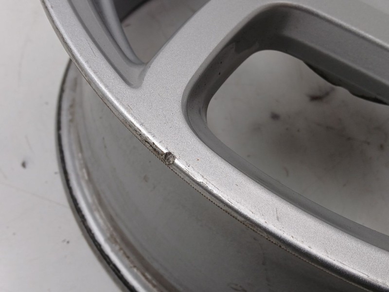 Recambio de llanta para citroën c4 cactus 1.2 thp 110 referencia OEM IAM 9802911977  