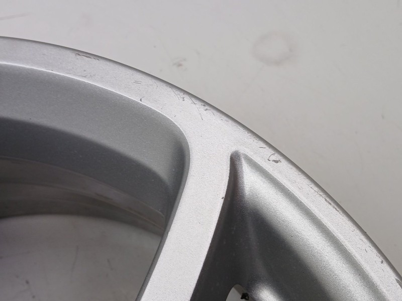 Recambio de llanta para citroën c4 cactus 1.2 thp 110 referencia OEM IAM 9802911977  