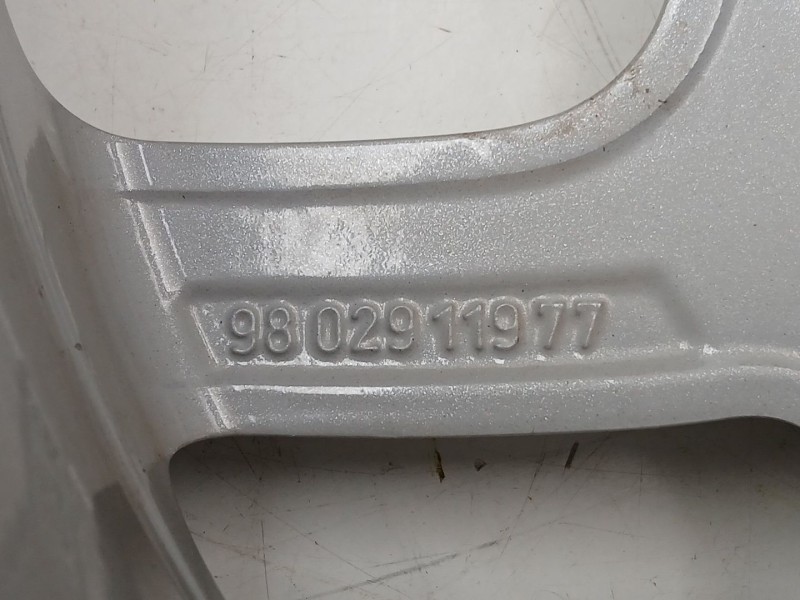 Recambio de llanta para citroën c4 cactus 1.2 thp 110 referencia OEM IAM 9802911977  