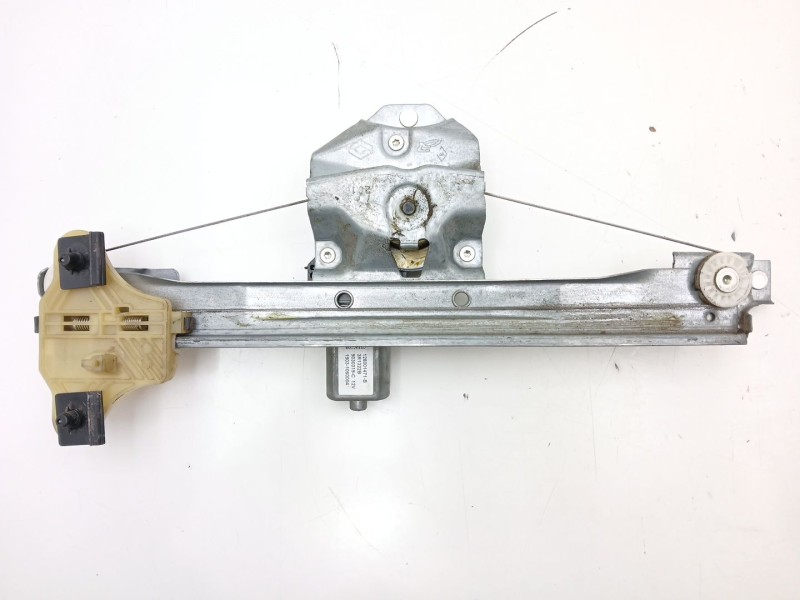Recambio de elevalunas trasero derecho para renault captur referencia OEM IAM 827009380R  128001471B