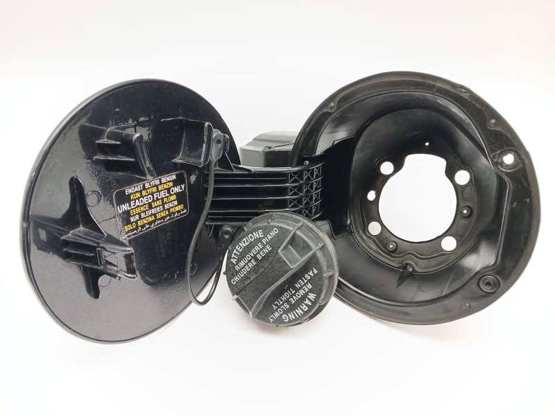 Recambio de tapa exterior combustible para hyundai i30 classic referencia OEM IAM 695132L000 AM51U27936AJ AM51R405A02ABXWAA