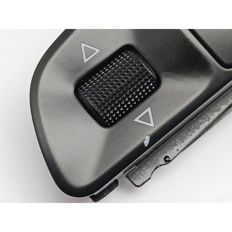 Recambio de mando volante para audi a4 b8 avant (8k5) 1.8 tfsi quattro referencia OEM IAM 4F0951527D  4F0951527C