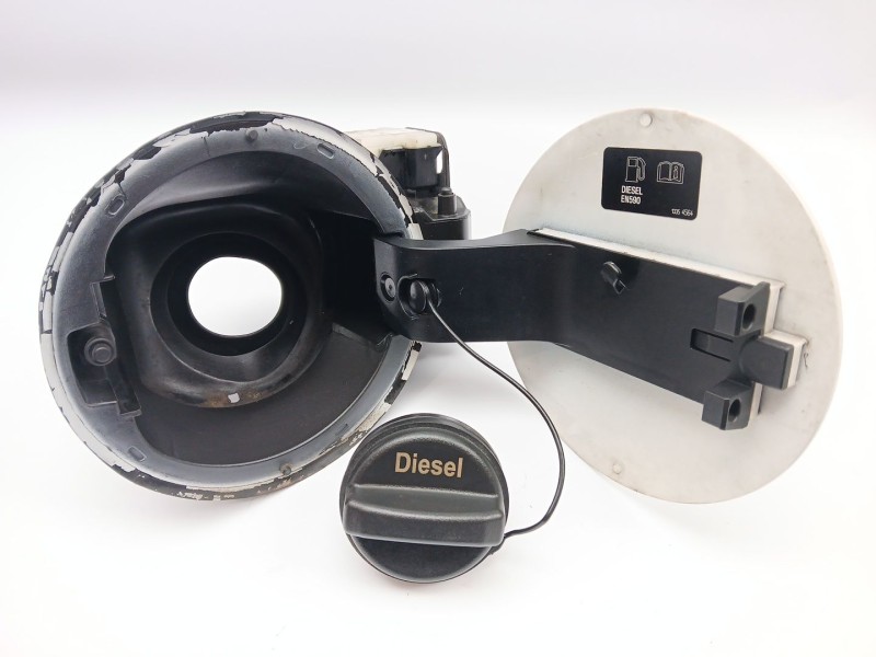 Recambio de tapa exterior combustible para opel mokka / mokka x (j13) 1.6 cdti (_76) referencia OEM IAM 95147032  13501151