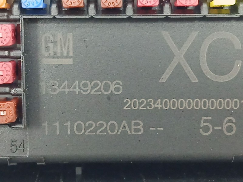 Recambio de caja reles / fusibles para opel astra k (b16) 1.6 turbo (68) referencia OEM IAM 13449206  