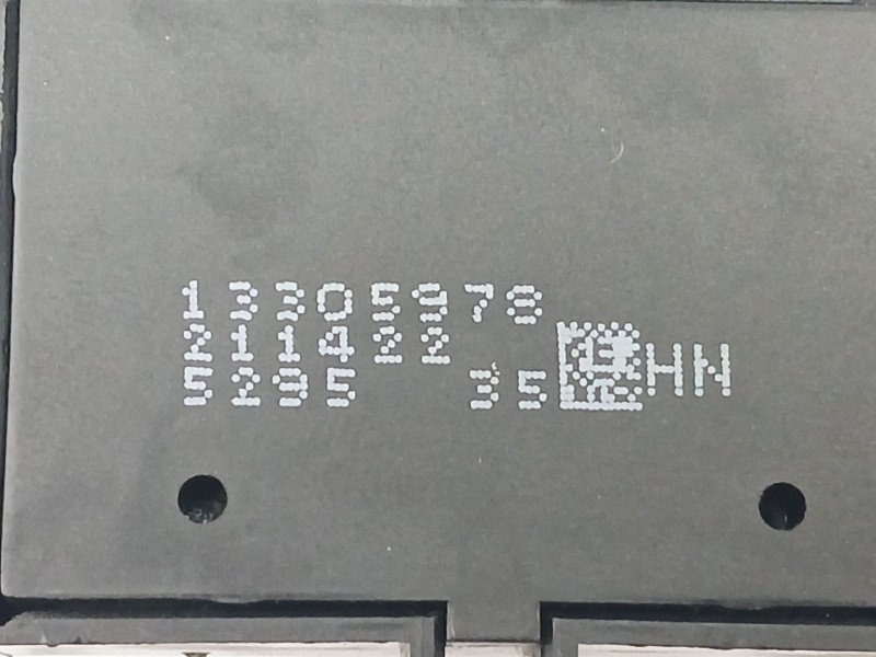 Recambio de mando elevalunas delantero izquierdo para opel astra k (b16) 1.6 turbo (68) referencia OEM IAM 13305978  