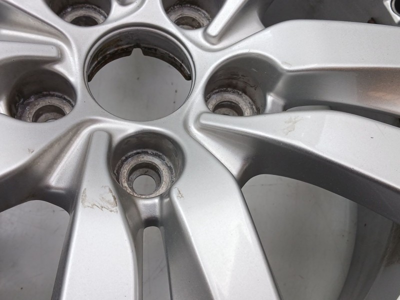 Recambio de llanta para peugeot 308 active referencia OEM IAM 9677989577  