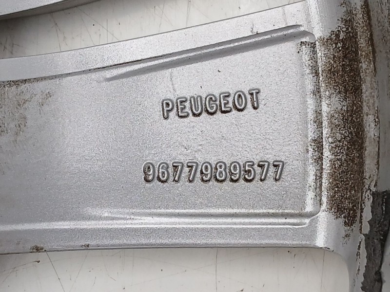 Recambio de llanta para peugeot 308 active referencia OEM IAM 9677989577  