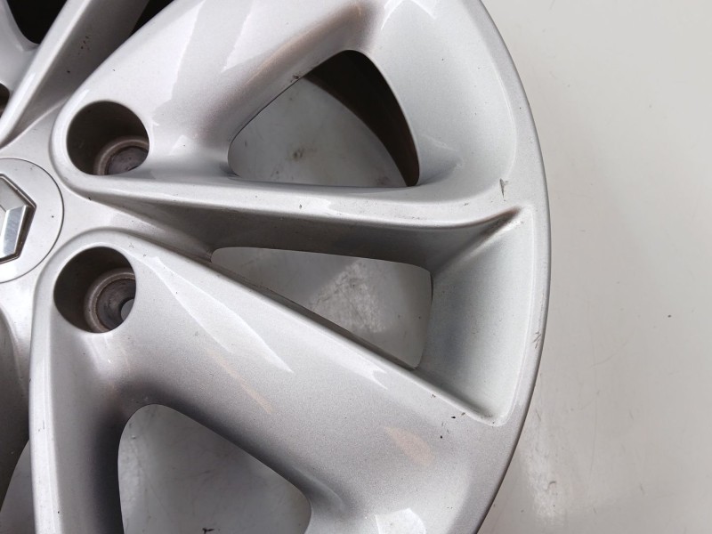 Recambio de llanta para renault megane iii berlina 5 p limited referencia OEM IAM 403007546R  