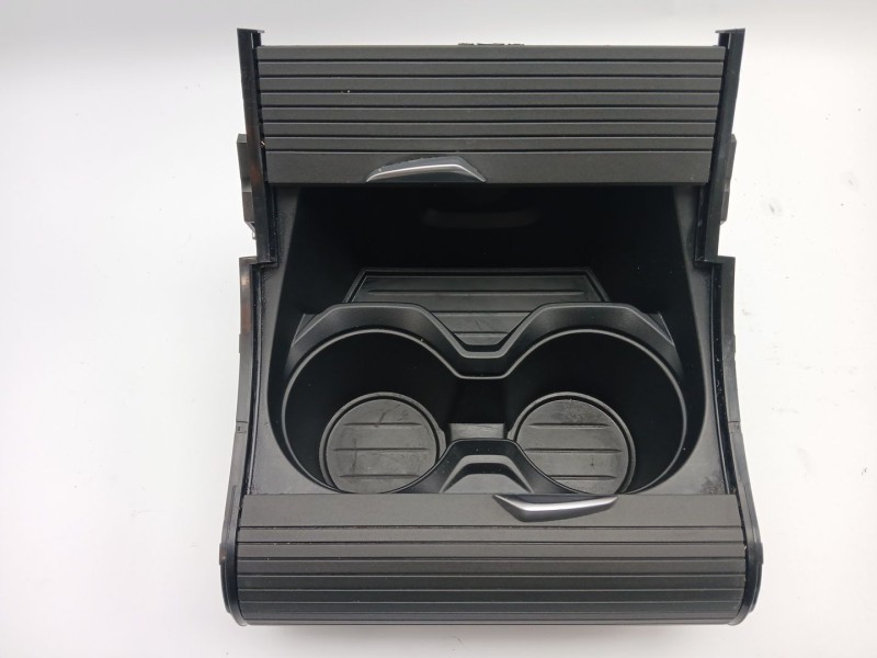 Recambio de cenicero para bmw x1 (f48) sdrive 18 d referencia OEM IAM 5116187013  