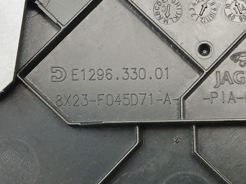 Recambio de moldura para jaguar xf i (x250) 3.0 d referencia OEM IAM 8X23F045D71A  E129633001