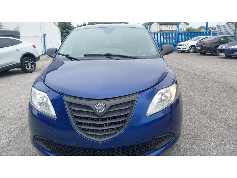 lancia ypsilon (312_) del año 2015