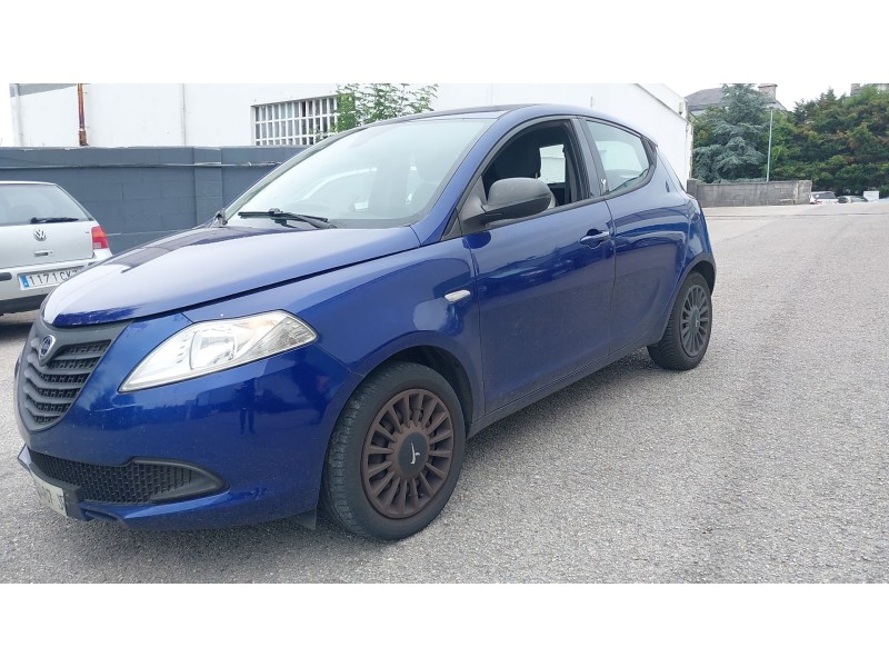 lancia ypsilon (312_) del año 2015