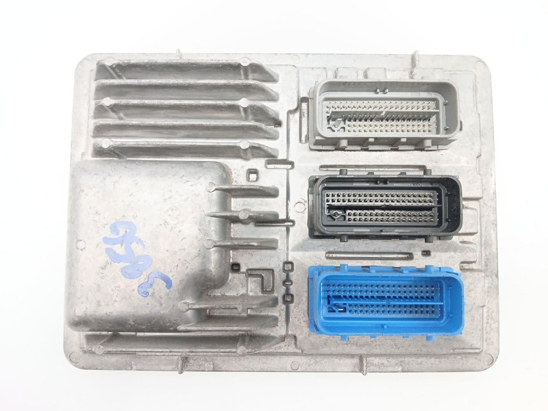 Recambio de centralita motor uce para opel astra k sports tourer (b16) 1.4 turbo (35) referencia OEM IAM 12683660  811839393