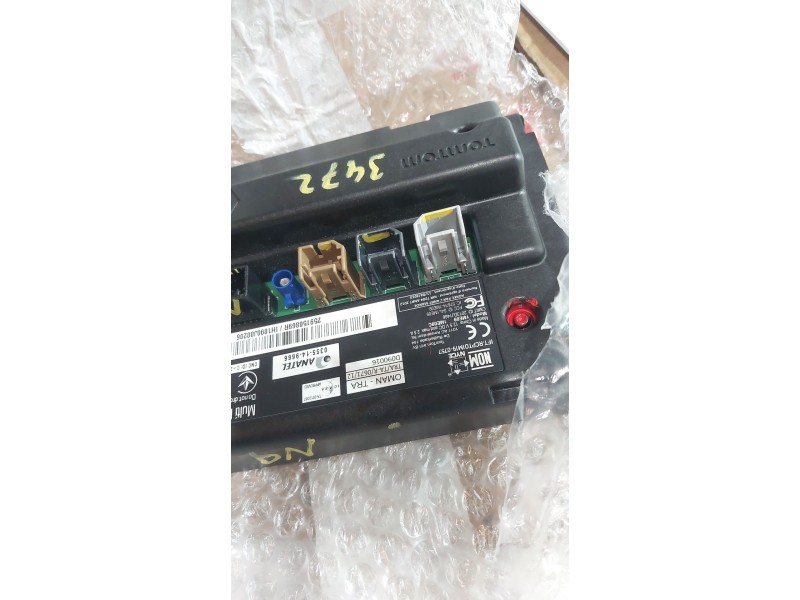 Recambio de pantalla multifuncion para renault trafic 2.0 dci referencia OEM IAM 259150869R  