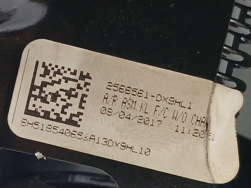 Recambio de apoyabrazos central para jeep cherokee (kl) 2.2 crd 4x4 referencia OEM IAM 2566561DX9HL1  