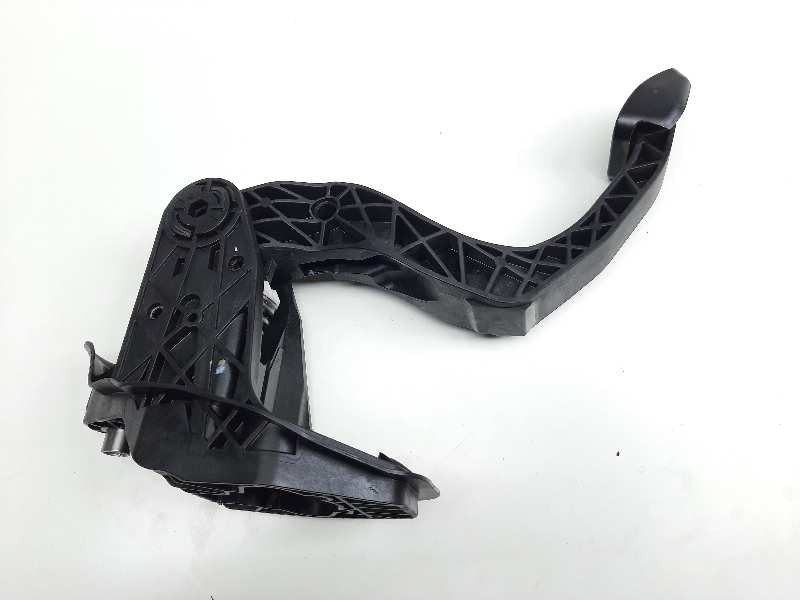 Recambio de pedal embrague para volkswagen polo beats referencia OEM IAM 2Q1721059  