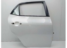 Recambio de puerta trasera derecha para toyota auris hybrid active referencia OEM IAM 6700302250  