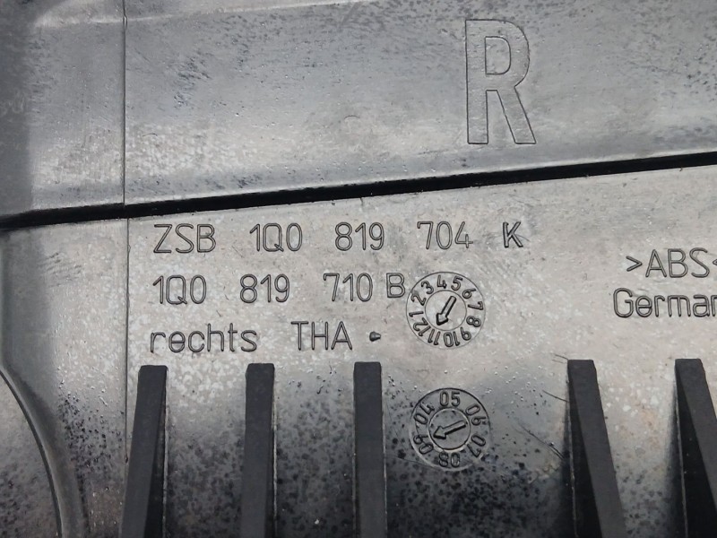 Recambio de rejilla aireadora para volkswagen scirocco iii (137, 138) 2.0 tdi referencia OEM IAM 1Q0819704K  1Q0819710B