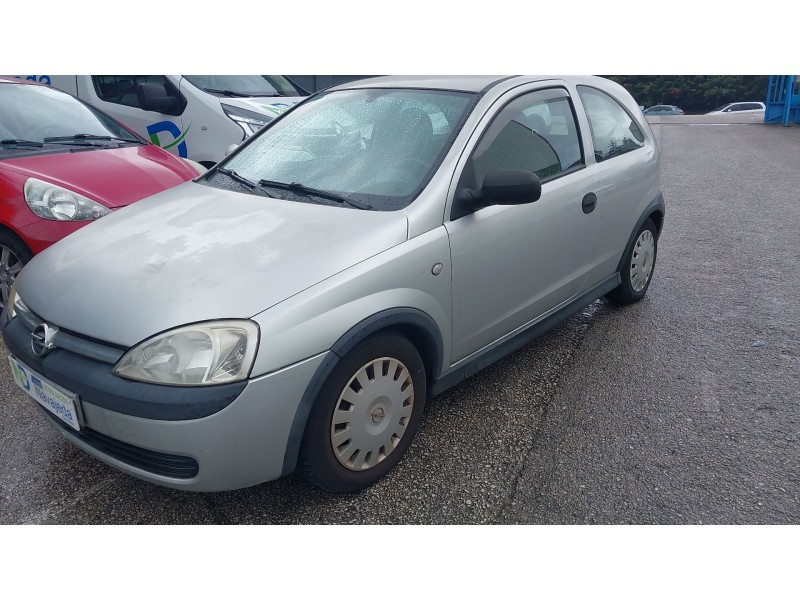 opel corsa c (x01) del año 2003
