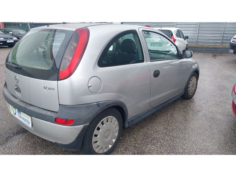 opel corsa c (x01) del año 2003