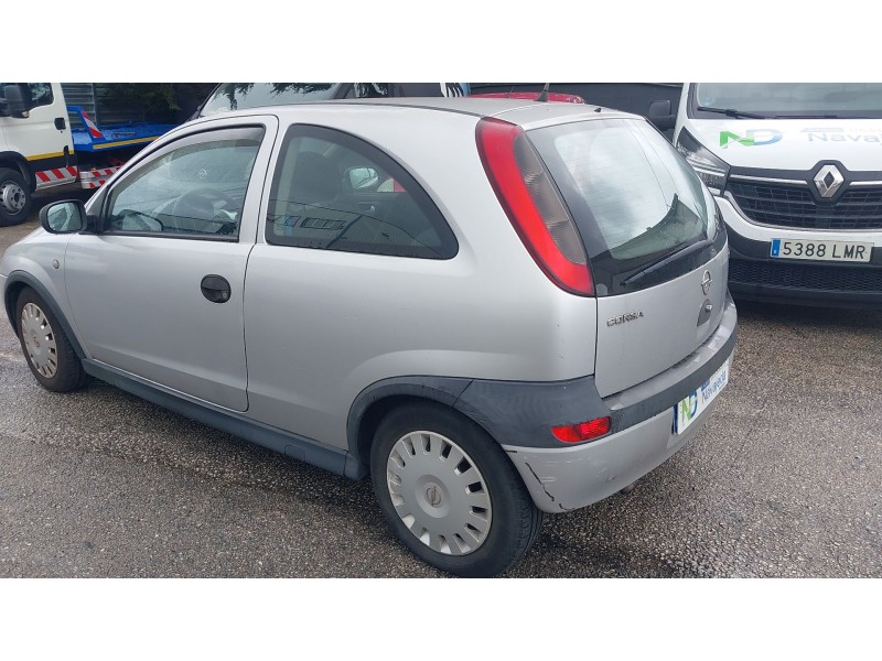 opel corsa c (x01) del año 2003